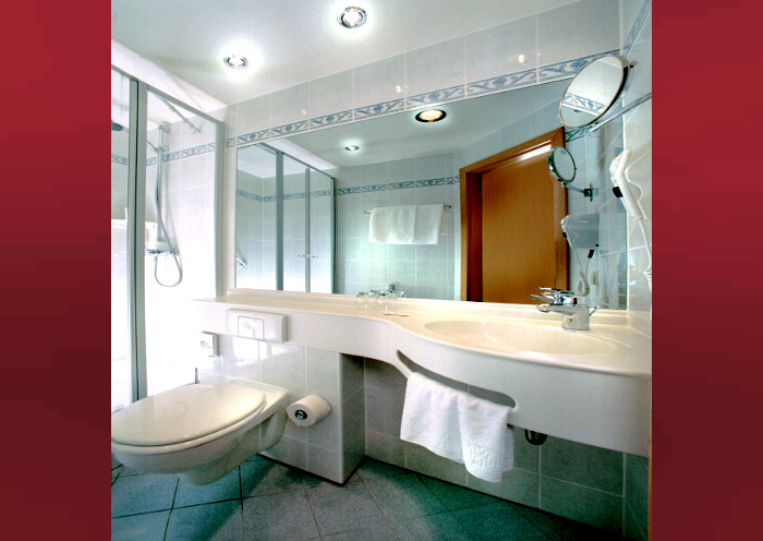 Bathroom Hotel Kurhaus Ochs