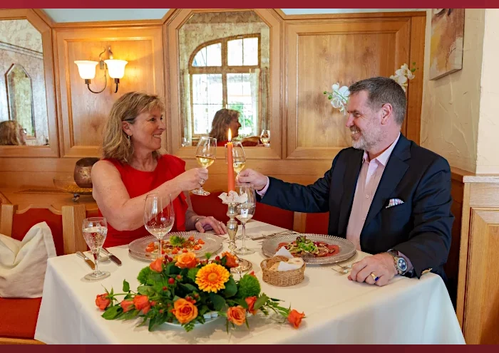 Restaurant Kurhaus-Stuben, ein Paar sitzt am Tisch