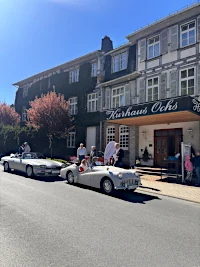 weißer Triumph Oldtimer beim Start zur Ochsentour No. 9
